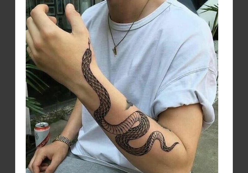 Tatuagem masculina cobra
