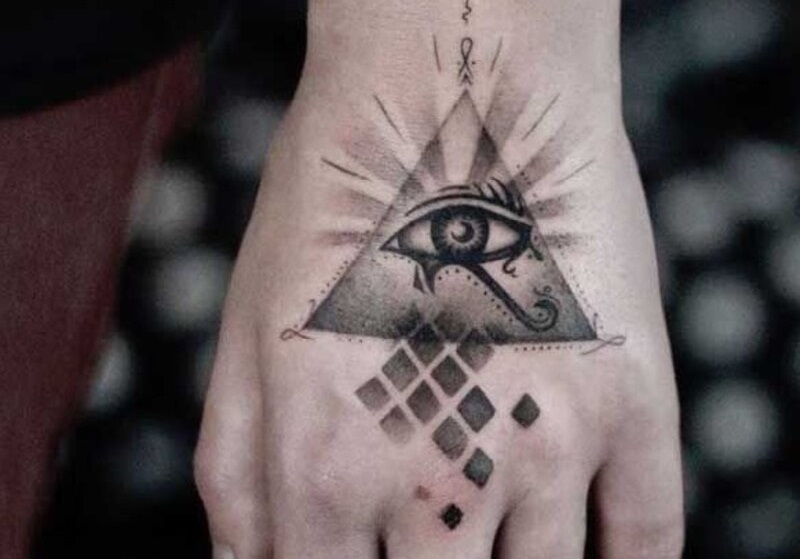 260 ideias de Tattoo na mão em 2023